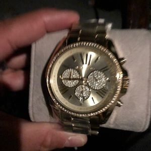 Meet your Posher, Adrian